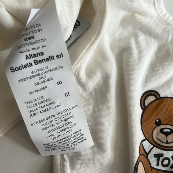 Moschino baby bib and hat , selling both together - Picture 2 of 4